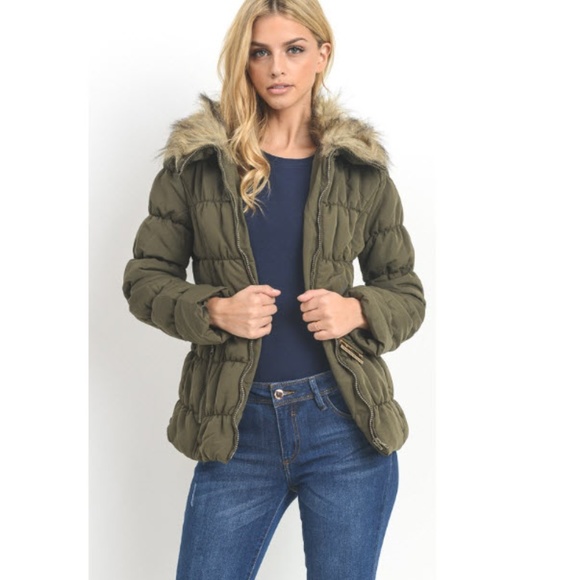 rev 320 Jackets & Blazers - Quilted Faux Fur Collar Coat